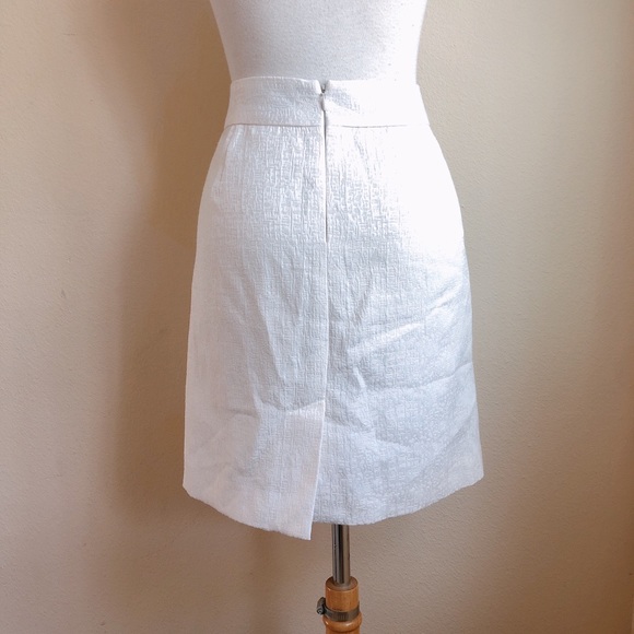 Banana Republic Textured woven A line Skirt - Picture 2 of 3